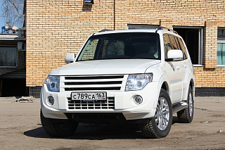 Решетка Радиатора var №1 Mitsubishi Pajero IV 4 (2006-2015) БЕЗ СЕТКИ