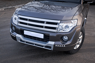 Накладка Broomer Design переднего бампера Mitsubishi Pajero IV 4 (2011-2015)