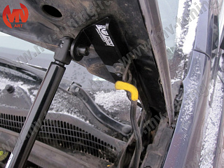 Упор капота Opel Corsa (2006-2011)