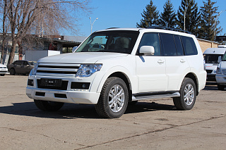 Решетка Радиатора var №3 Mitsubishi Pajero IV 4 Broomer Design (2006-2015)
