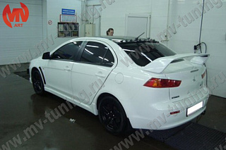 Пороги в стиле EVO Mitsubishi Lancer X (2007-2016) + УСТАНОВОЧНЫЙ КОМПЛЕКТ