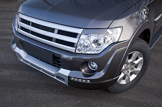 Решетка Радиатора var №3 Mitsubishi Pajero IV 4 Broomer Design (2006-2015) БЕЗ СЕТКИ