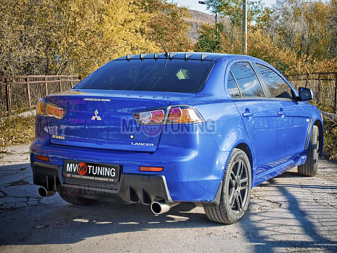 Накладка на задний бампер в стиле EVO Текстурный пластик var №2 Mitsubishi Lancer X (2007-2016)