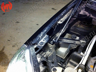 Упор капота двойной для Nissan X-TRAIL (2007-2014)