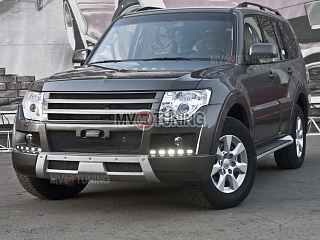 Решетка Радиатора var №1 Mitsubishi Pajero IV 4 (2006-2015) БЕЗ СЕТКИ