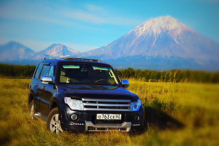 Накладка Broomer Design переднего бампера Mitsubishi Pajero IV 4 (2011-2015)