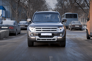 Решетка Радиатора var №3 Mitsubishi Pajero IV 4 Broomer Design (2006-2015)