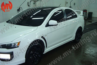 Пороги в стиле EVO Mitsubishi Lancer X (2007-2016) + УСТАНОВОЧНЫЙ КОМПЛЕКТ